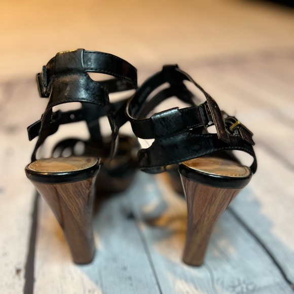 Kristin Davis ankle wrap strappy leather sandal - Picture 4 of 6